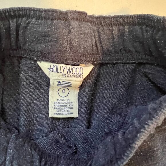 Bundle of 2 boys sweatpant shorts.  Size 4. - Picture 3 of 5